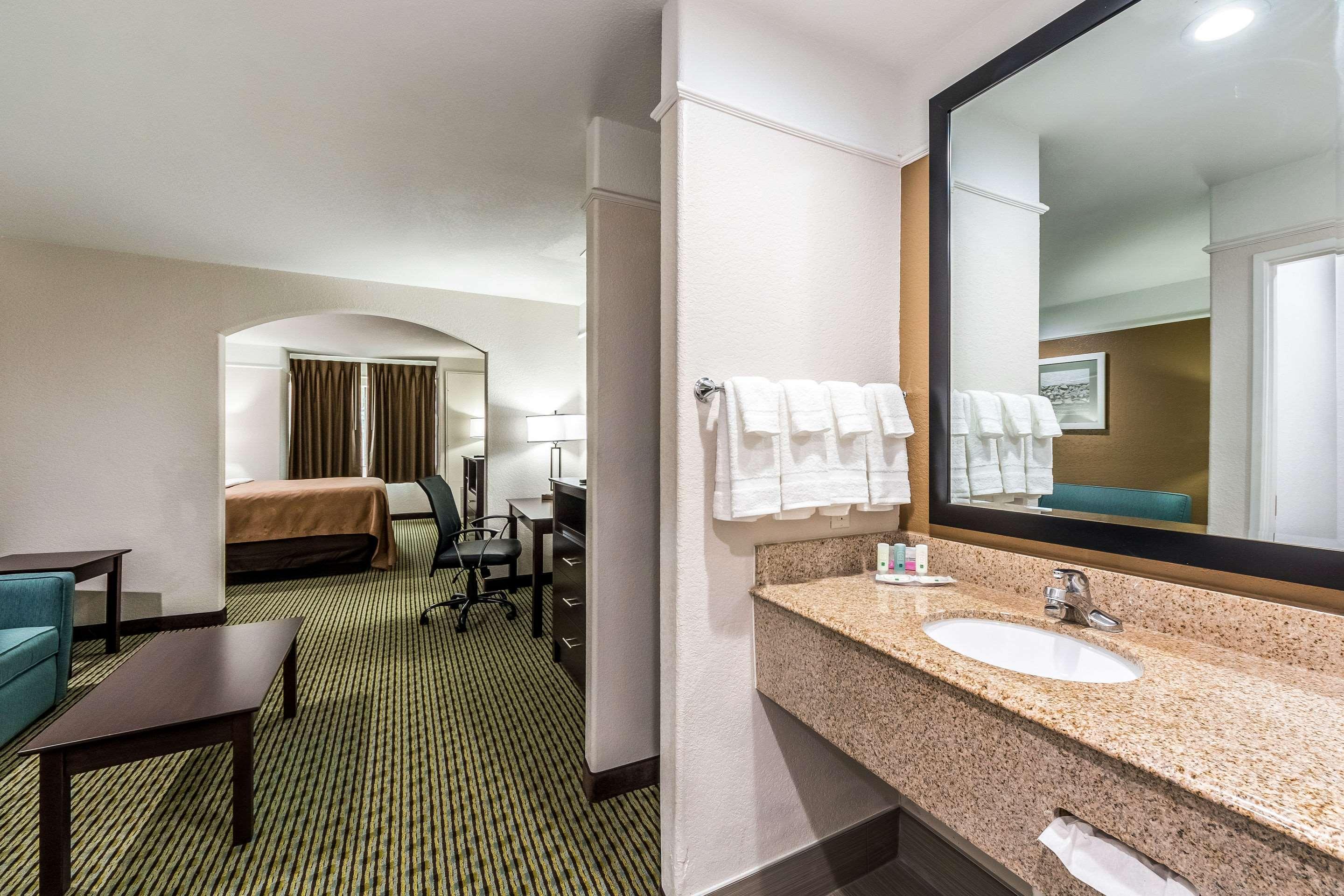 Quality Inn & Suites Seaworld North San Antonio Zewnętrze zdjęcie