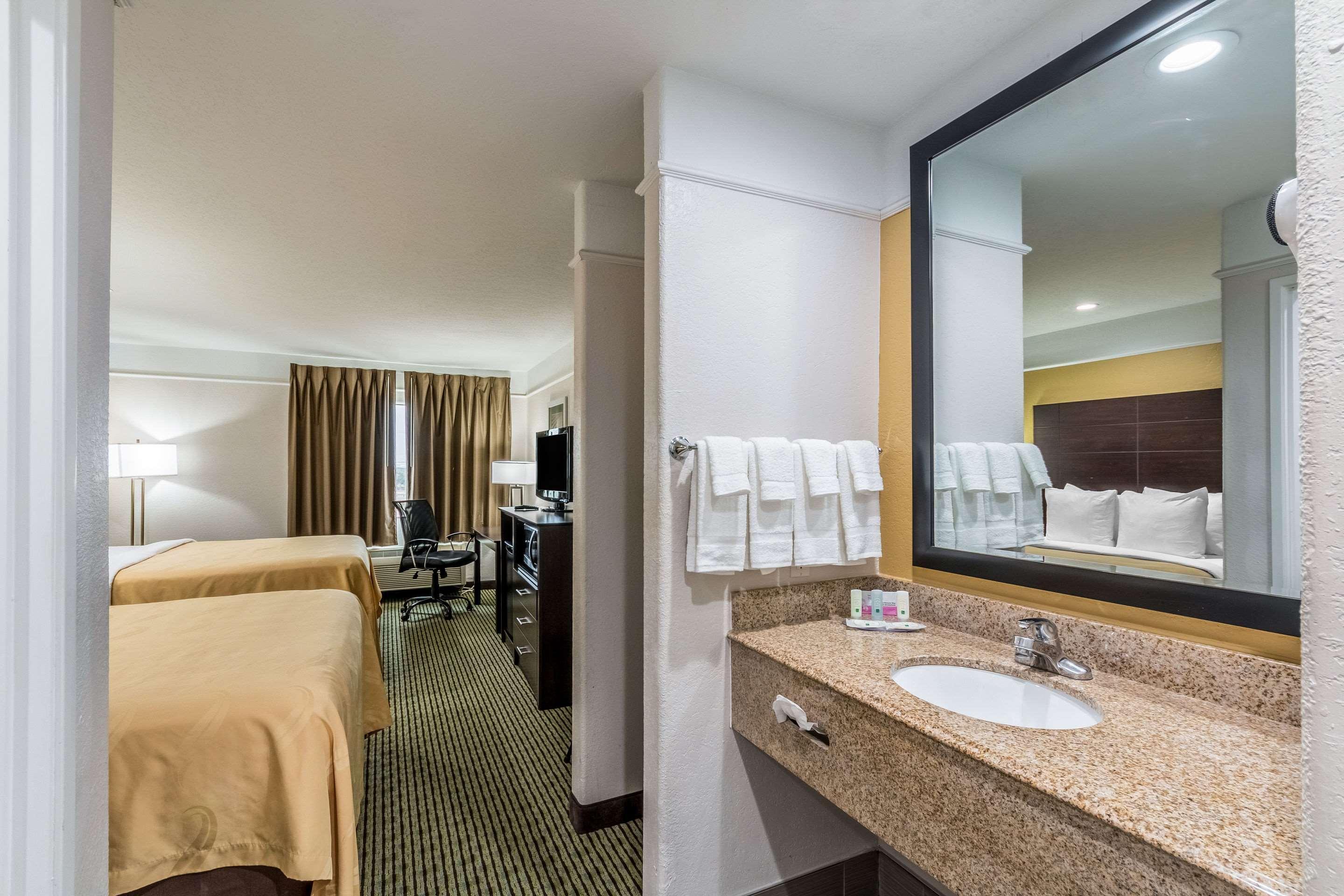 Quality Inn & Suites Seaworld North San Antonio Zewnętrze zdjęcie