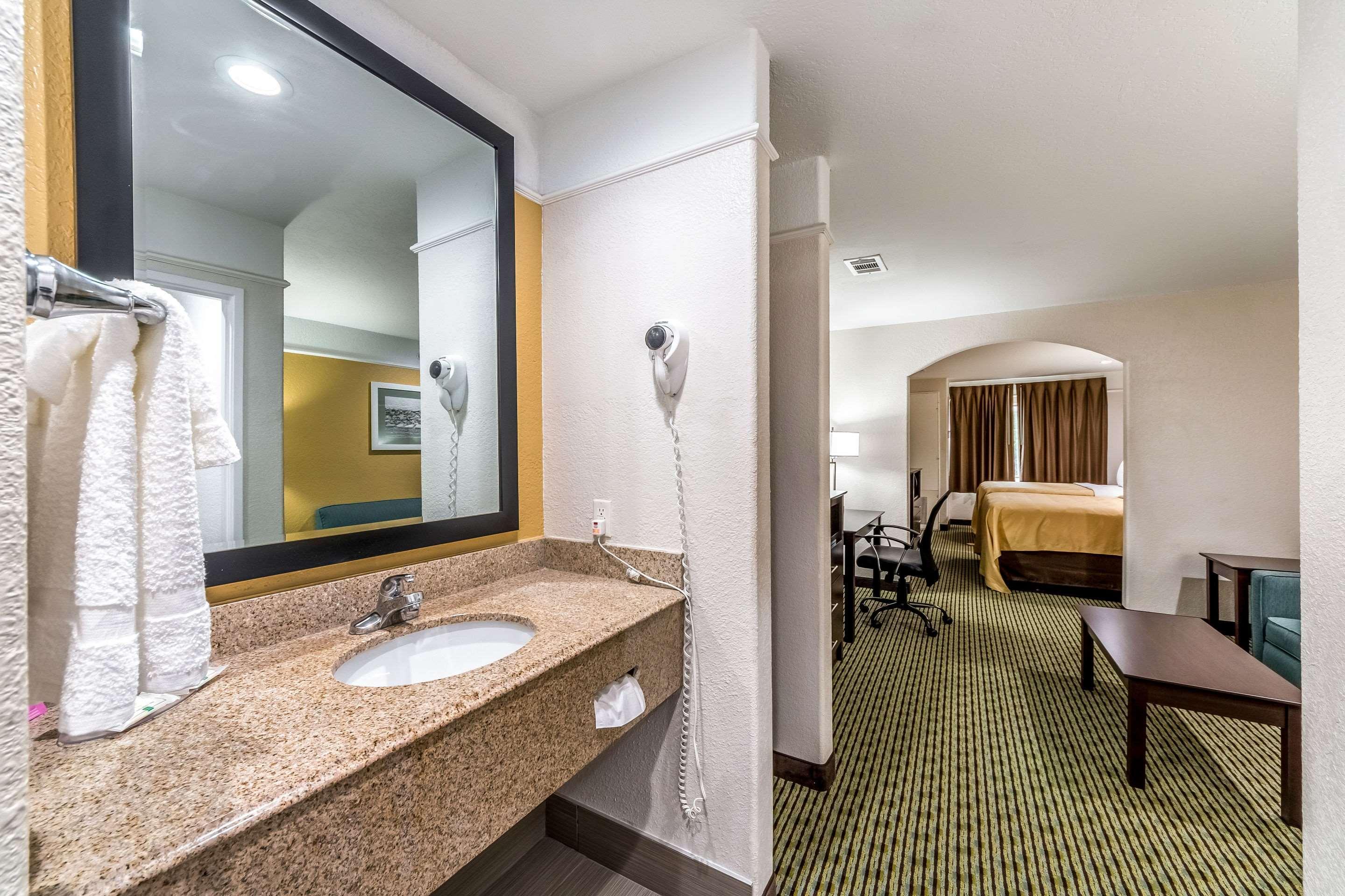 Quality Inn & Suites Seaworld North San Antonio Zewnętrze zdjęcie